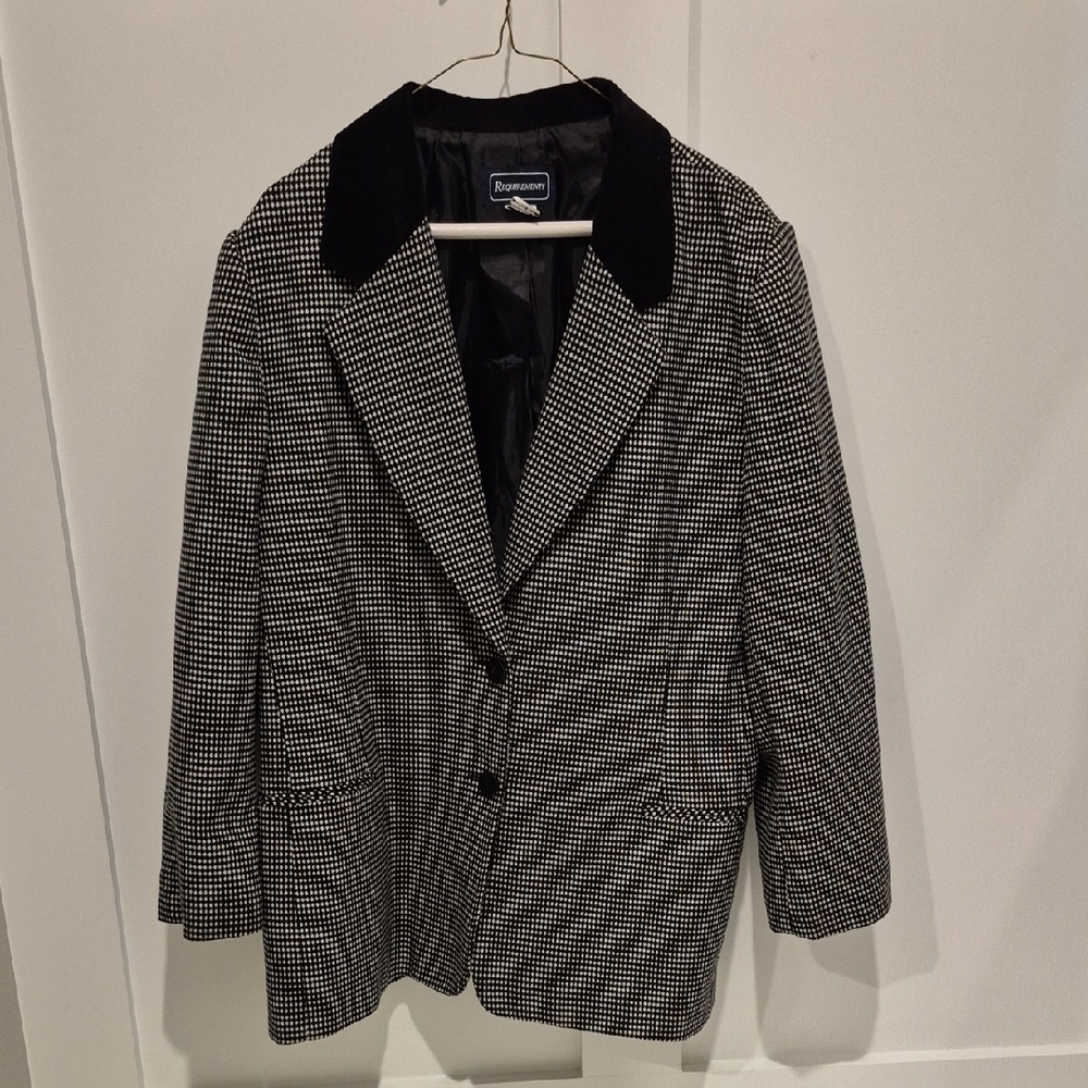 Vintags Requirements | Houndstooth Blazer Black & Whitw | SIZE 14